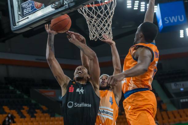 但全队表现 但全队表现