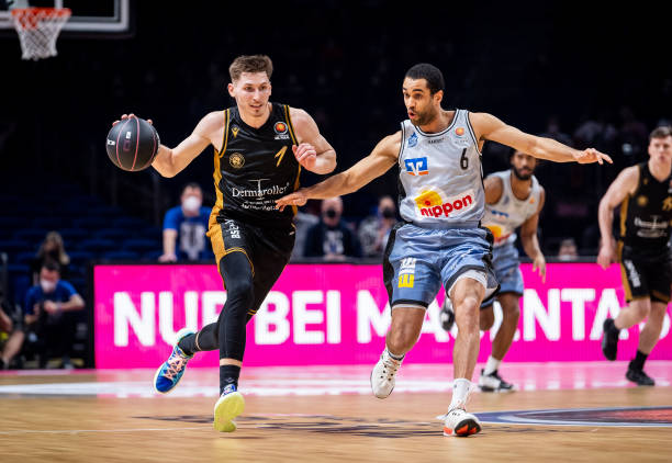 用战术魔法 用战术魔法