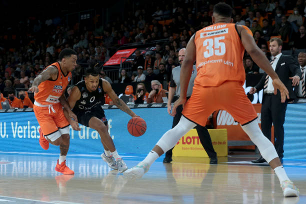 锋缺席时 锋缺席时