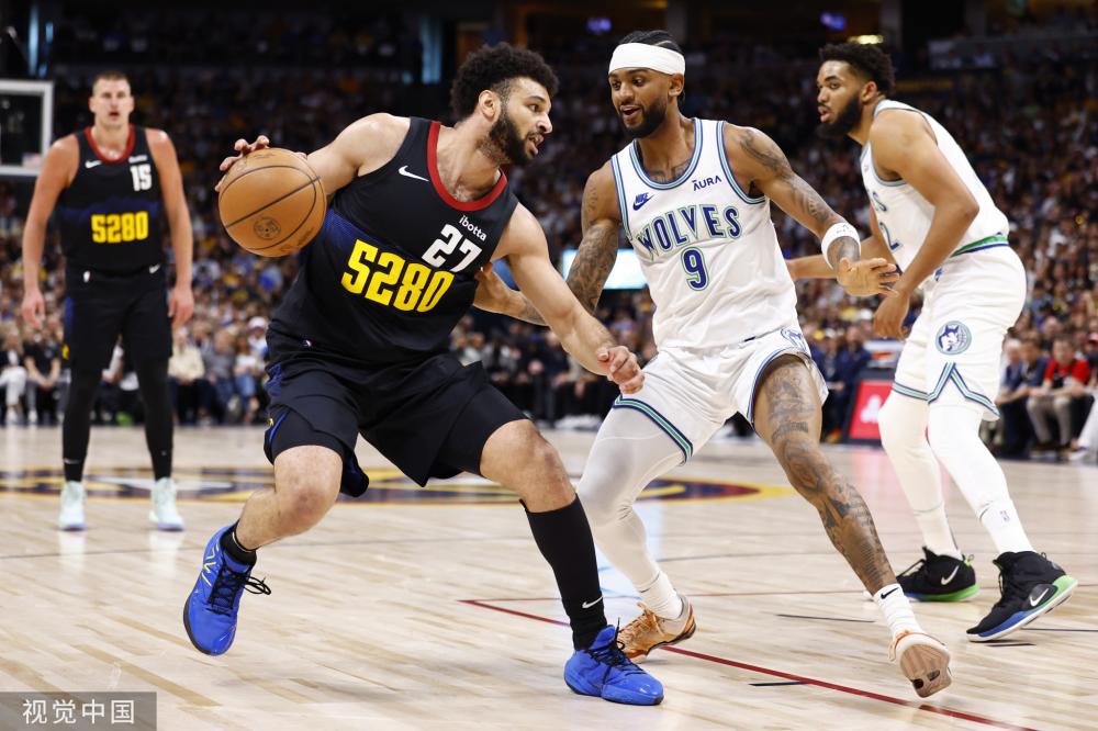 在绿茵场上 在绿茵场上